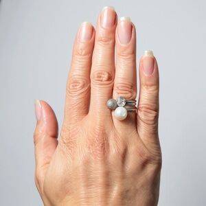 Avon Lovely Stackable Ring Set Size Medium